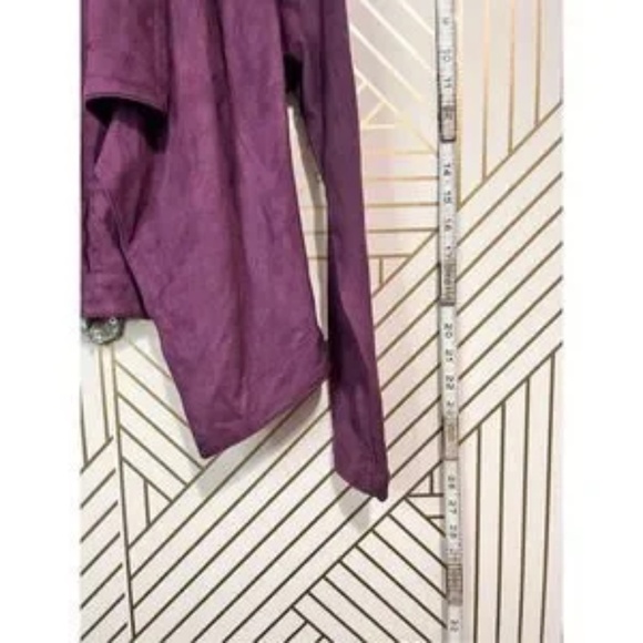 Lot- Chic Women's Clothing Bundle – Studio Tahari Black Suit, Romeo & Juliet - Picture 11 of 16